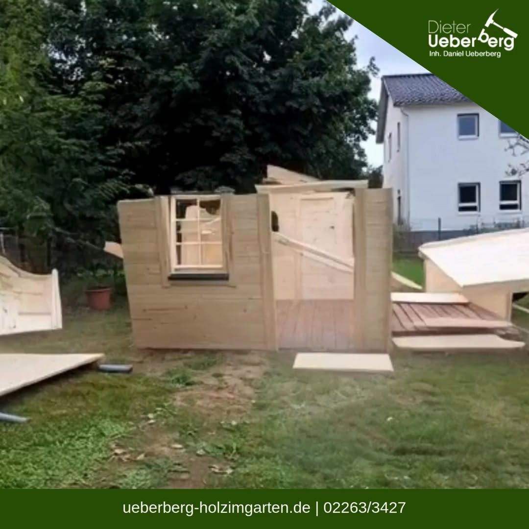 Montageteam montiert Holzbau im Garten in Engelskirchen, Oberbergischer Kreis