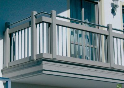 Balkon und Geländer aus Holz – Ueberberg Engelskirchen