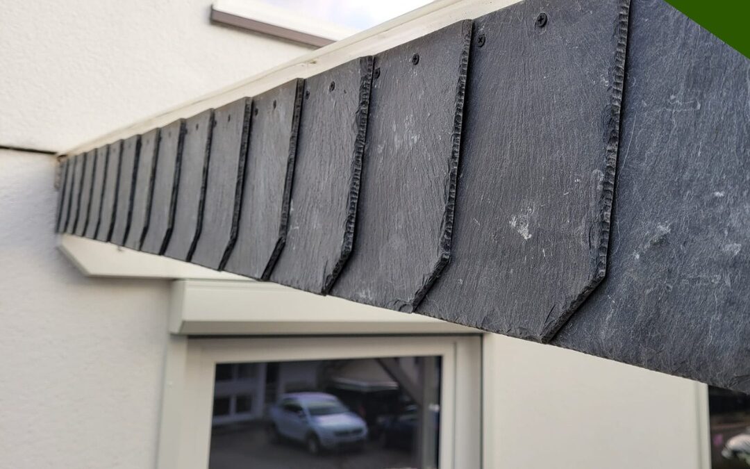 Fachgerechte Carport-Reparatur mit Pfostenersatz und Schieferblende in Engelskirchen