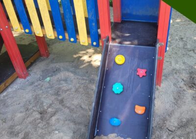 Spielplatzsanierung in Engelskirchen – Sicherer Spielspaß mit Ueberberg Holz im Garten