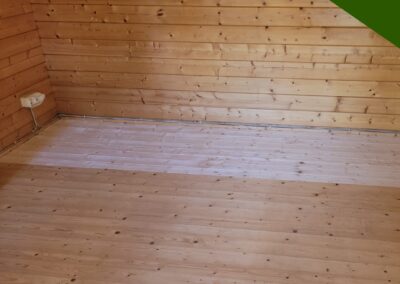 Fachgerechte Bodenreparatur im Gartenhaus – Holzsanierung in Engelskirchen
