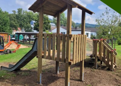 Spielplatzbau für Kindergarten in Engelskirchen – Holzspielgeräte vom Profi