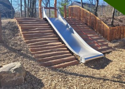 Spielanlage aus Robinienholz für DRK Marienheide – Spielplatzbau Ueberberg