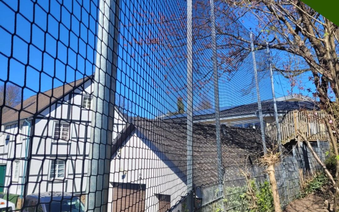Zaunmontage aus Holz für Kindergarten Samenkorn in Wiehl – Sicherheit und Qualität