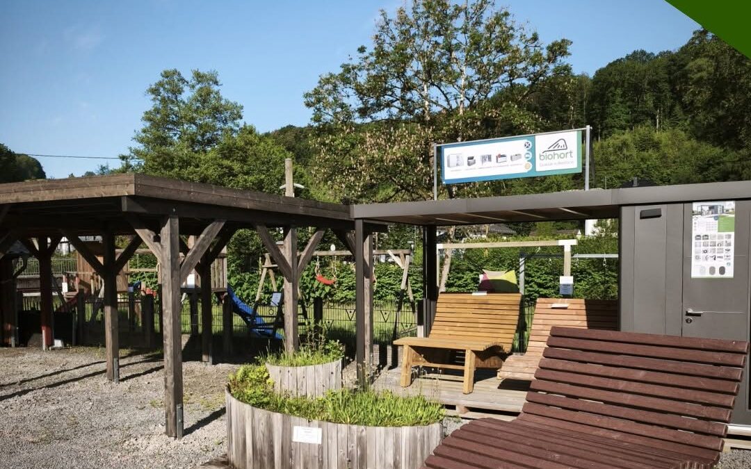 Neue Ausstellungsbereiche bei Ueberberg – Holz im Garten in Engelskirchen