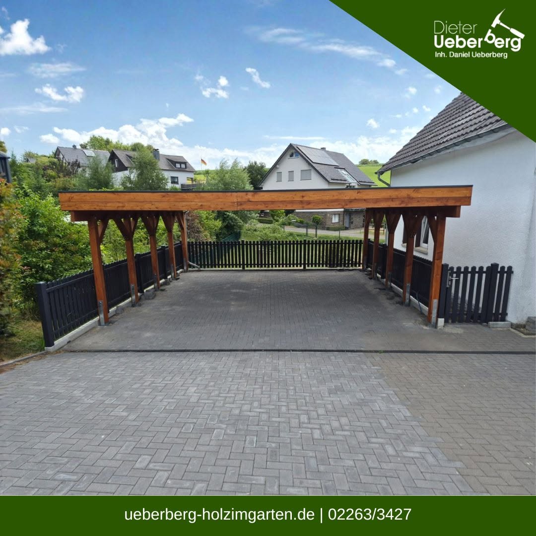 Maßgefertigter Doppelcarport aus Holz in Lindlar, nahe Engelskirchen im Oberbergischen Kreis