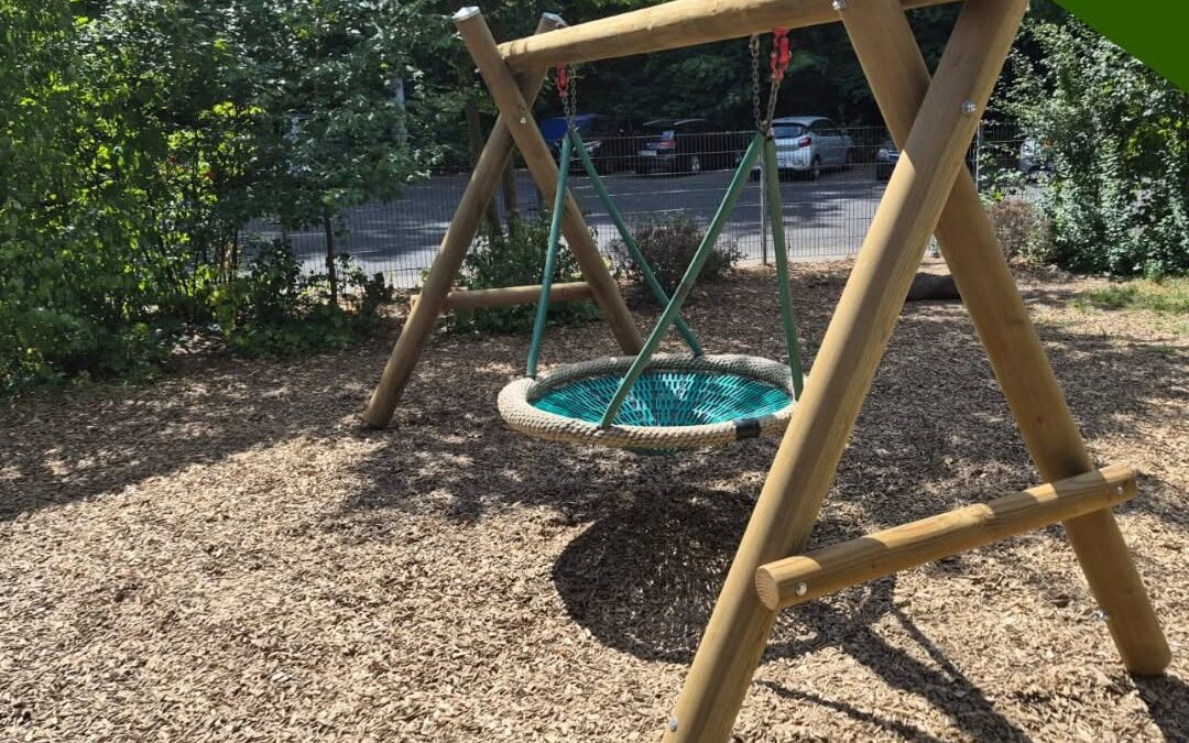 Neue Schaukel für den Kindergarten in Engelskirchen