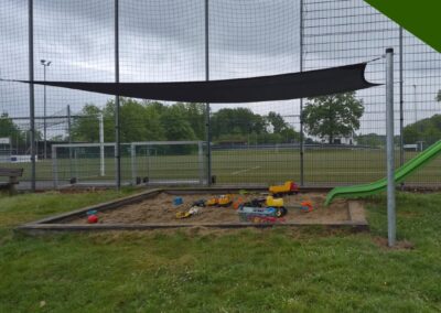 Neues Sonnensegel für Sandkasten am Sportplatz in Engelskirchen