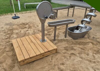 Spielplatzreparatur: Podest erneuert in Gummersbach – Ueberberg (Engelskirchen)
